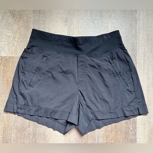 Athleta Trekkie North Short Black - Size 8